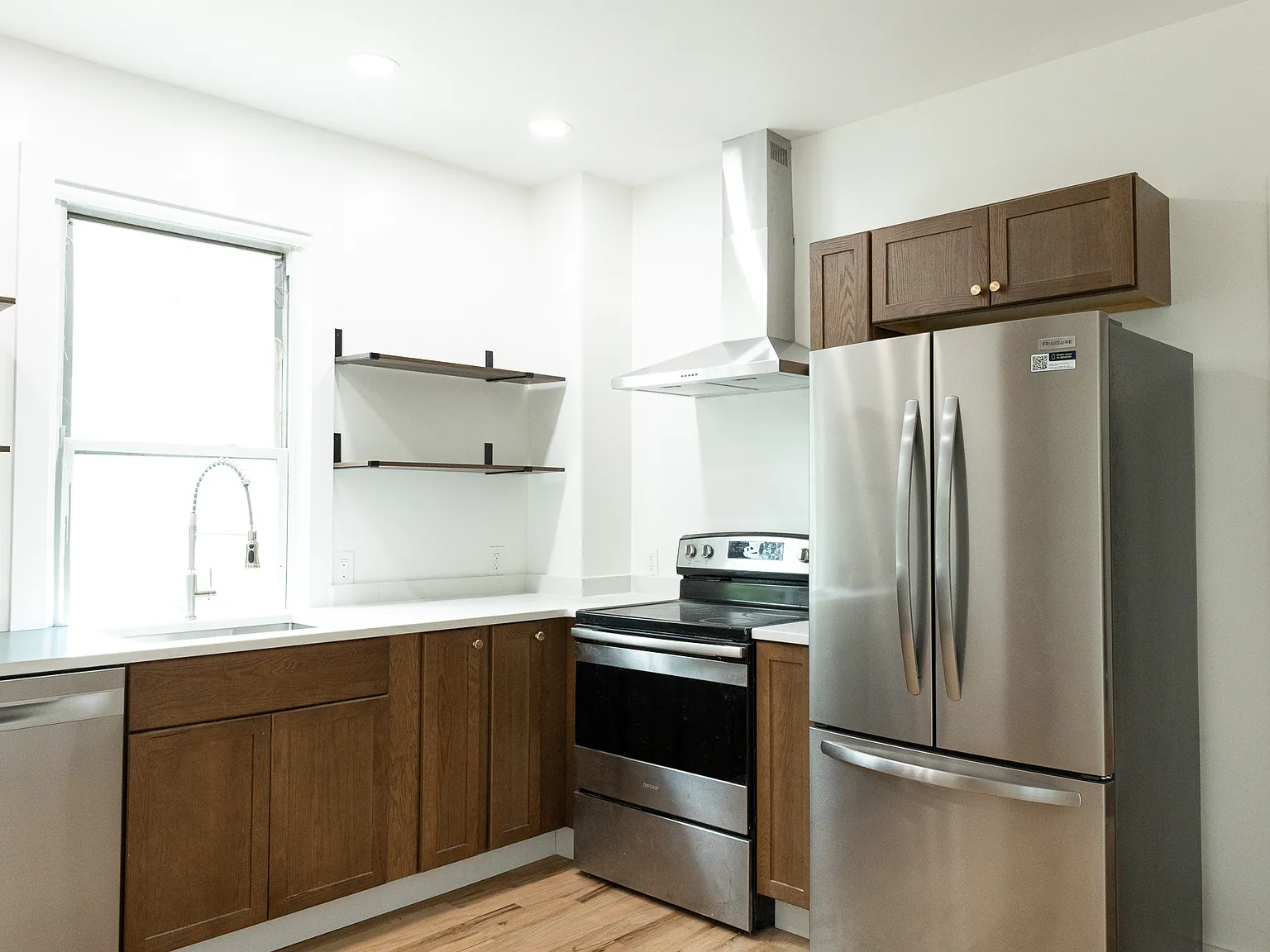 2 bed, $2,700 — Photo 2