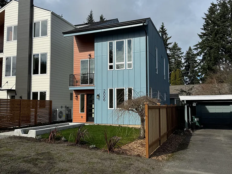 2006 NE 120th St — Photo 1