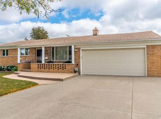 27762 Denmar Dr, Warren, MI 48093