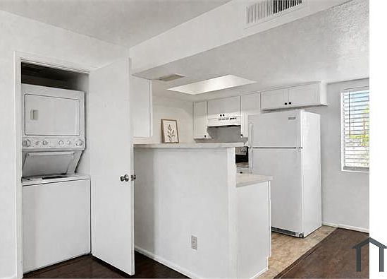 5th image of 312 S Wilson St APT 202