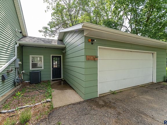 411 W Cedar St, Beresford, SD 57004 | MLS #22405385 | Zillow