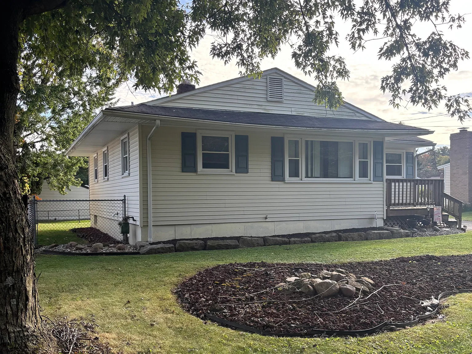 3 bed, 1000 sqft, $1,100 — Photo 4