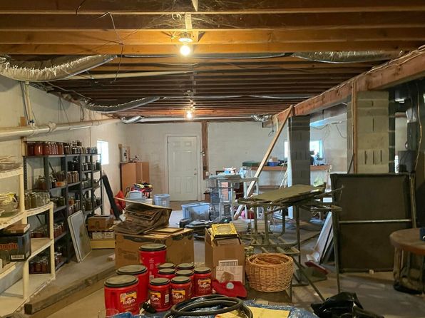 594 Newman Rd, Buckeye, WV 24924