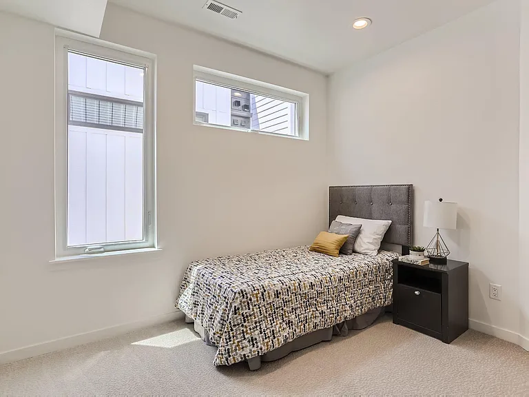 1934 N Hooker St #2 — Photo 14