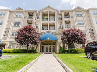 3308 Harcourt Rd #455, Clifton, NJ 07013