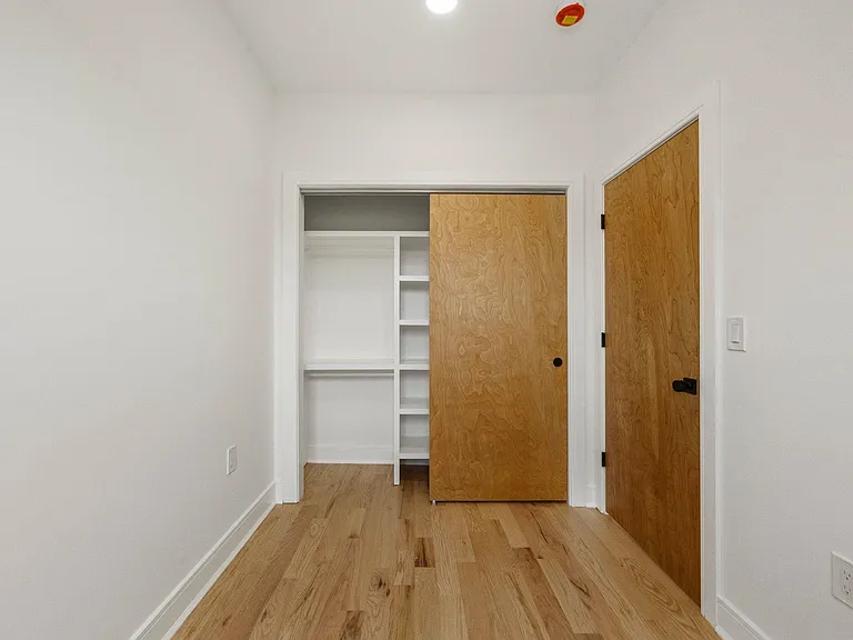 525 Washington St #2 — Photo 13