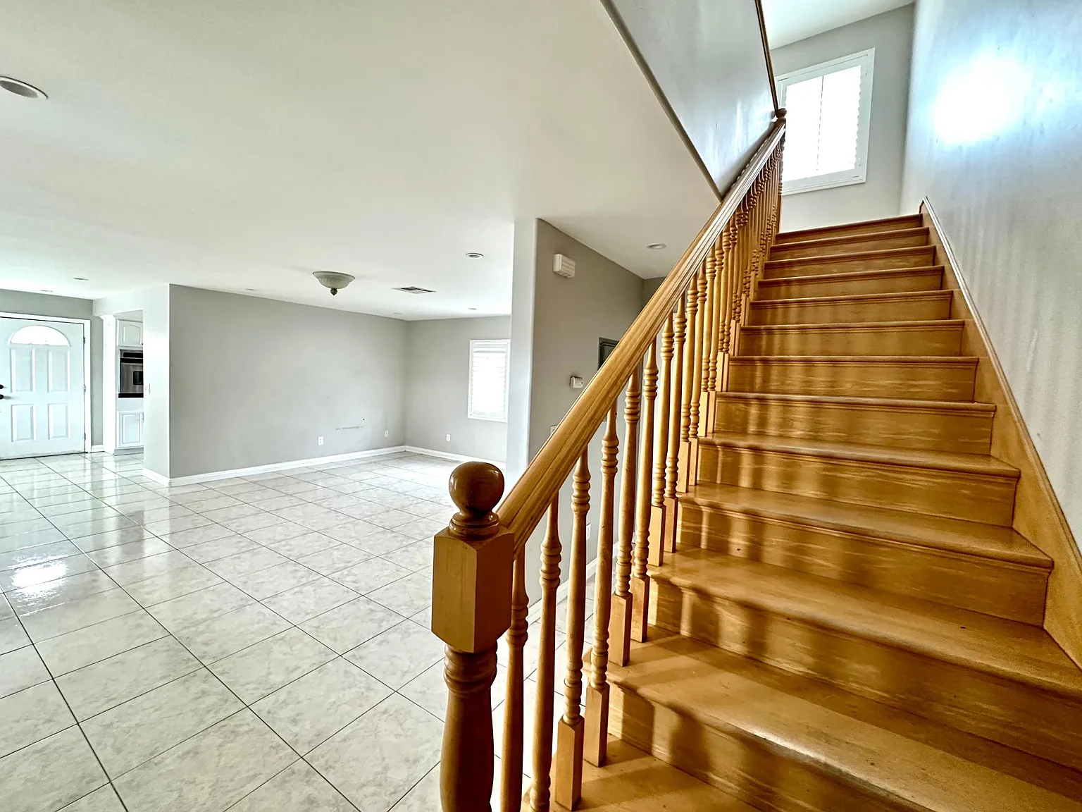 3 bed, 2.5 bath, 1700 sqft, $3,600 — Photo 4