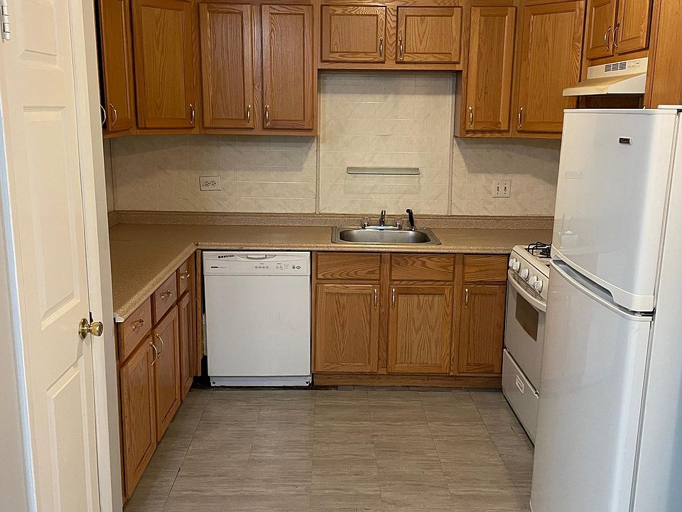 1st image of 13B Kingery Quarter