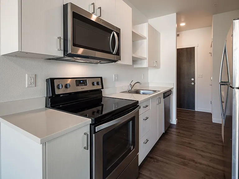 54 Woodstock Apartments~ Great Location ~Vibrant Neighborhood — Photo 21