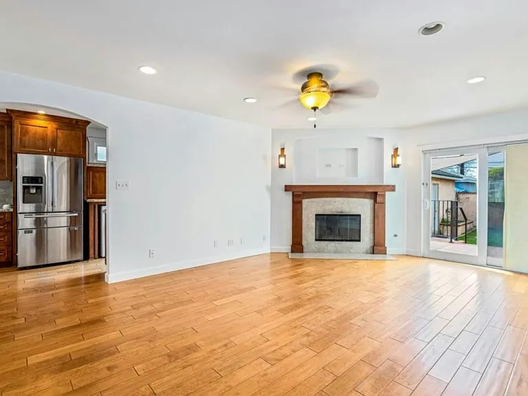 4759 Hackett Ave — Photo 12