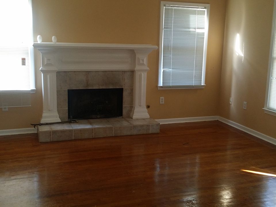 2nd image of 574 Reed St SE #House