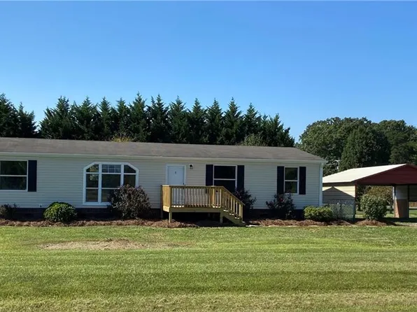 1253 Pilot Westfield Rd, Pilot Mountain, NC 27041