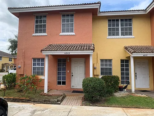 4243 NW 68th Way #TOWNHOUSE Photo 1