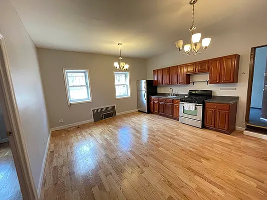 Rented by Lang Realty LLC | media 10