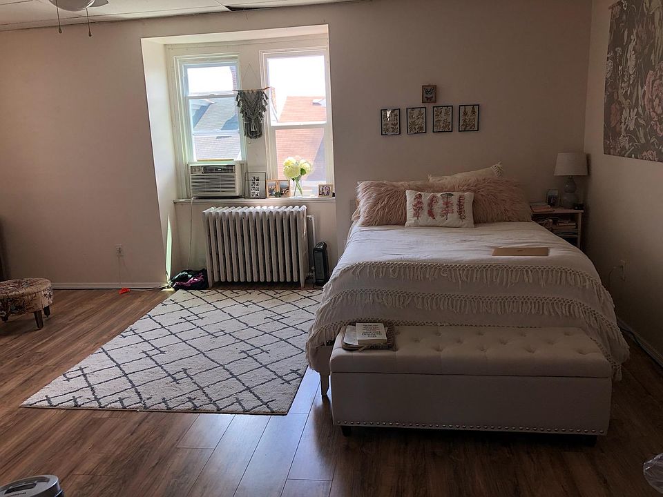 1st room (15x19)