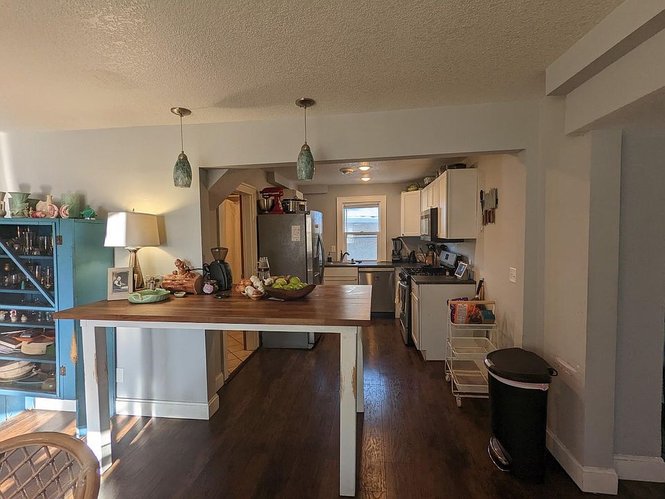 2nd image of 724 Adams St NE APT 3