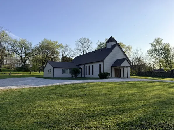 317 W Railroad St, Petersburg, TN 37144