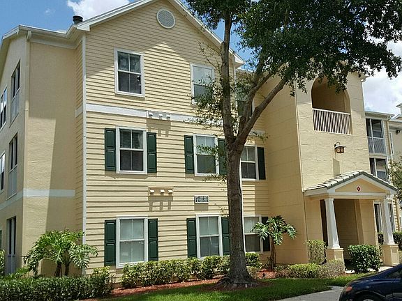 2nd image of 18261 Bridle Club Dr