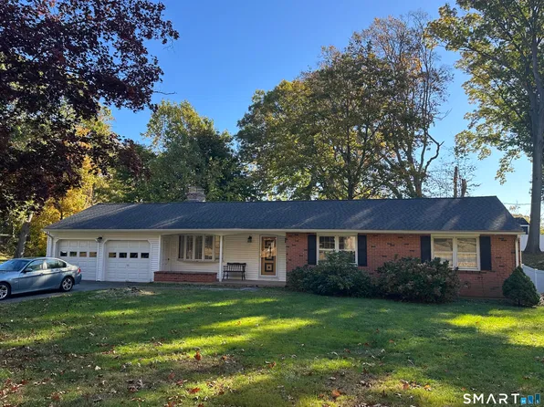 6 Shingle Hill Road, West Haven, CT 06516