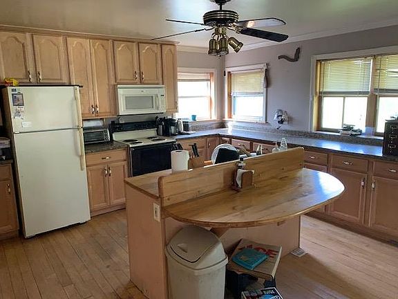 3rd image of 21 Rushford Dr