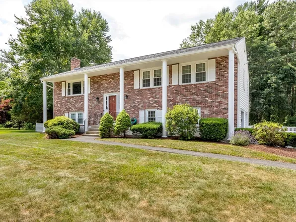 11 Kathryn Ln, Canton, MA 02021