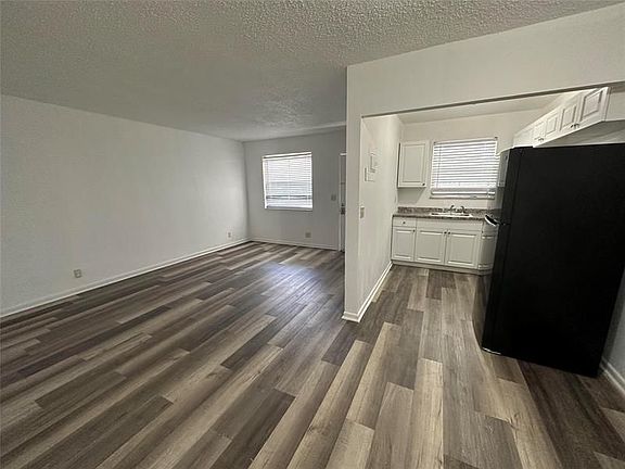 5th image of 400 SE 9th Ct #6