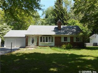 100 Scotch Ln, Rochester, NY 14617