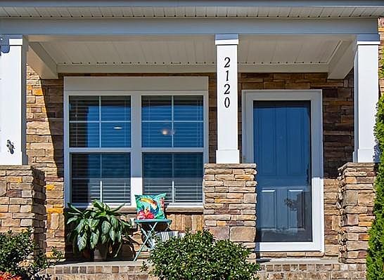 Love this setup, very inviting.