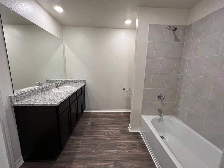 364 Crescent Park Dr — Photo 18