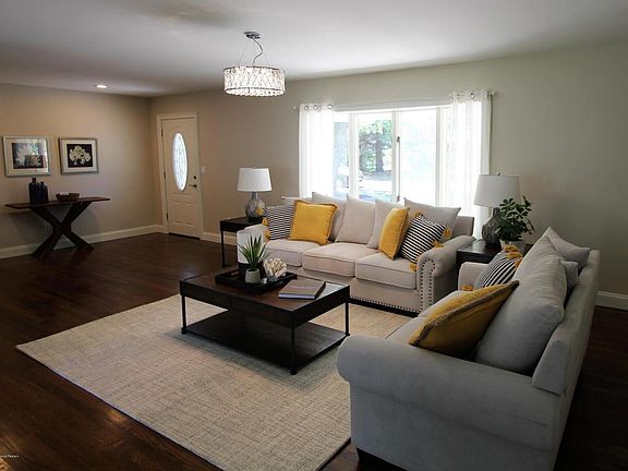 3rd image of 75 Larch Dr