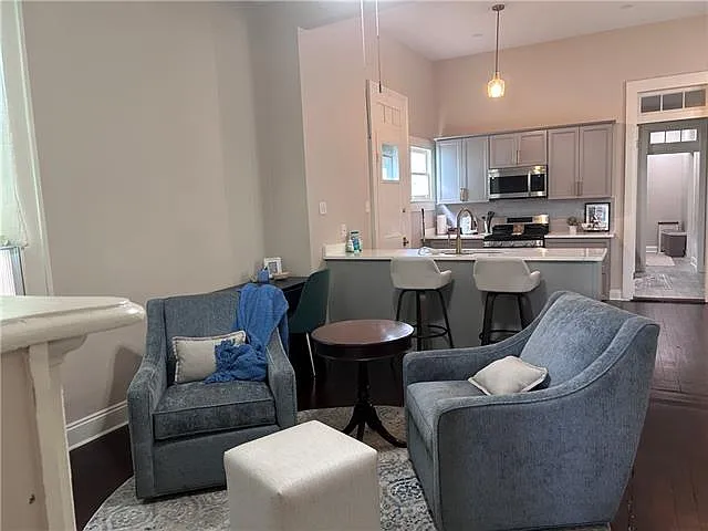 1 bed, 2.0 bath, 1227 sqft, $1,800 — Photo 3