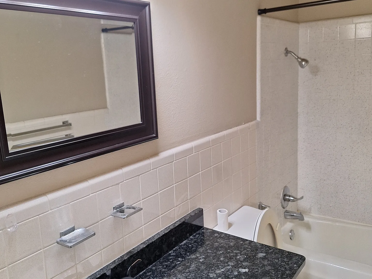 2 bed, 900 sqft, $1,250 — Photo 4