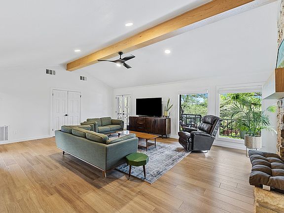 3rd image of 800 Camino Cielo