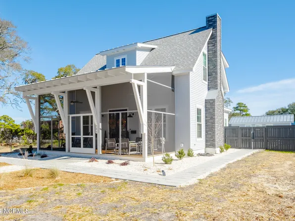 706 N Caswell Avenue, Southport, NC 28461