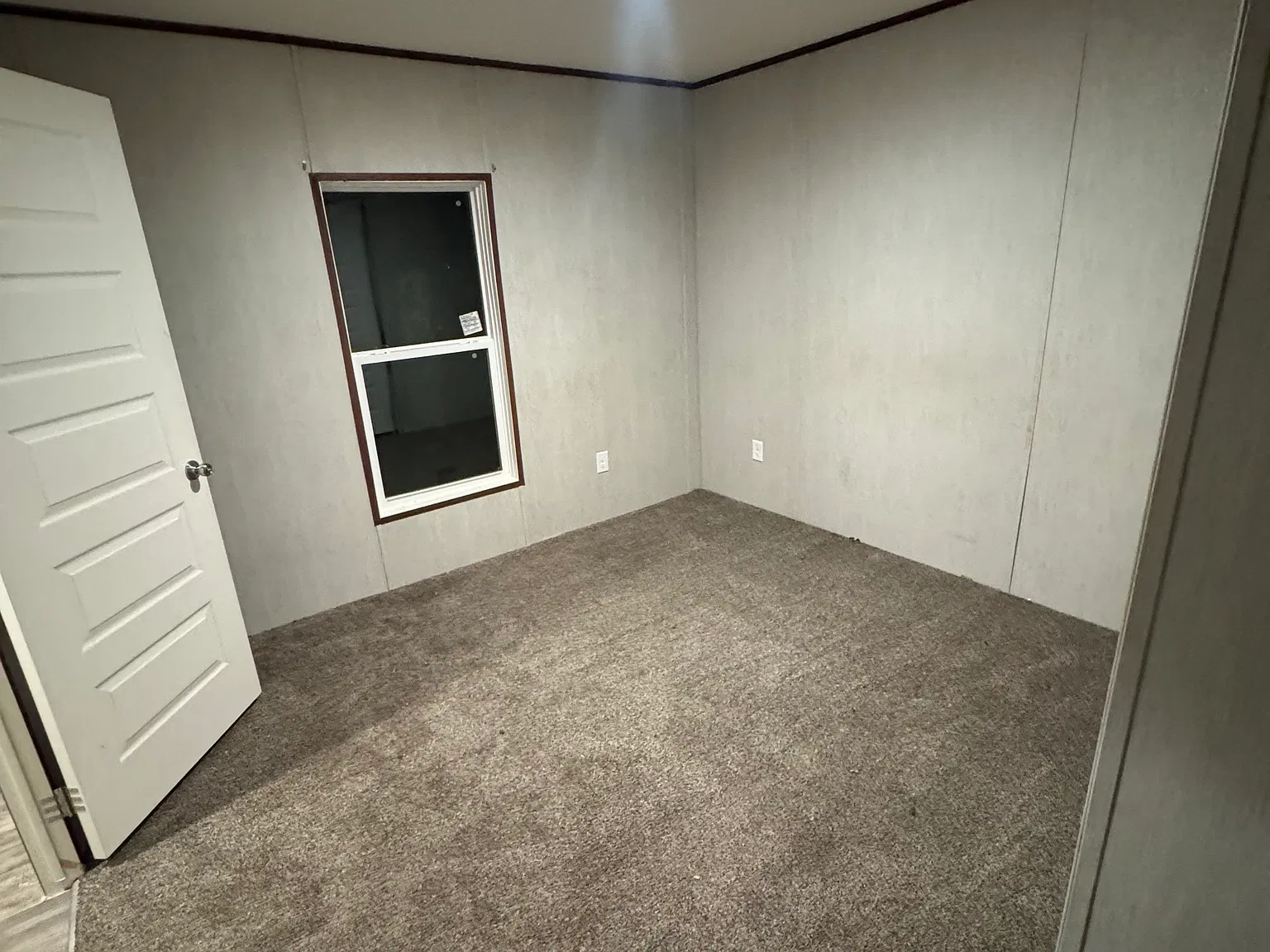 3 bed, 882 sqft, $1,100 — Photo 3