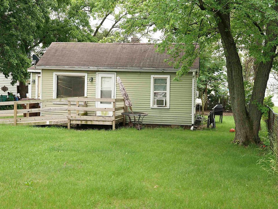 1st image of 623 Pershing Ave