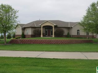 741 Dakota Flats Dr, Dakota City, NE 68731