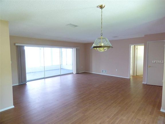 2nd image of 1733 Lakeside Dr