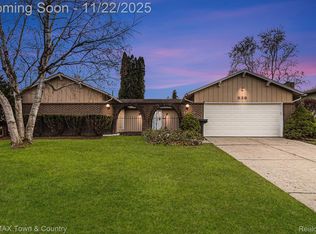 538 Autumn Dr, Flushing, MI