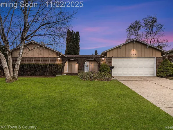 538 Autumn Dr, Flushing, MI 48433