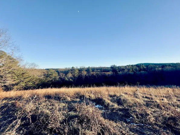 Marcom Dr NW, Riner, VA 24149