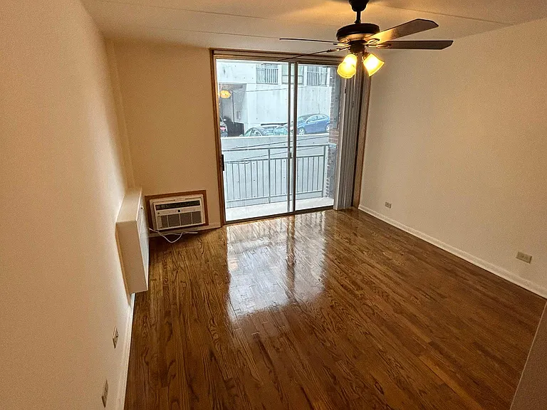 2340 N Commonwealth Ave — Photo 14