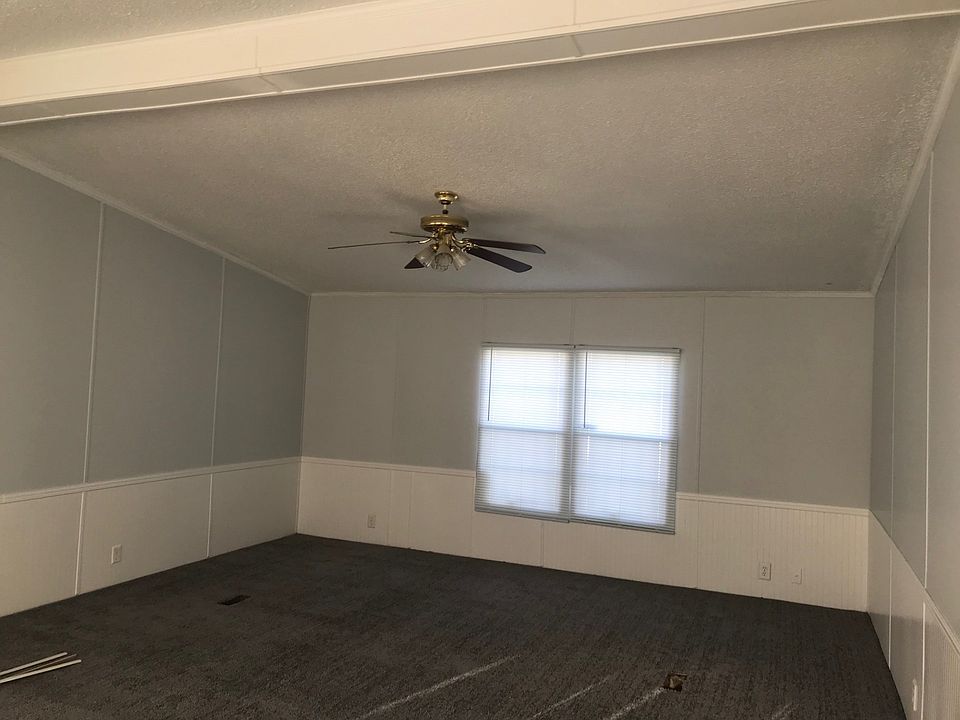 2nd image of 850 S 74th Pl