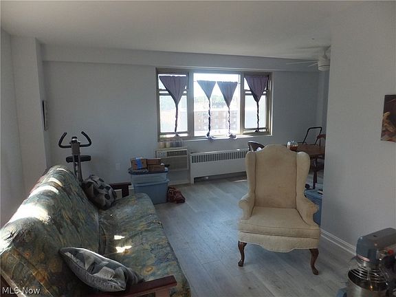 4th image of 11820 Edgewater Dr APT 619