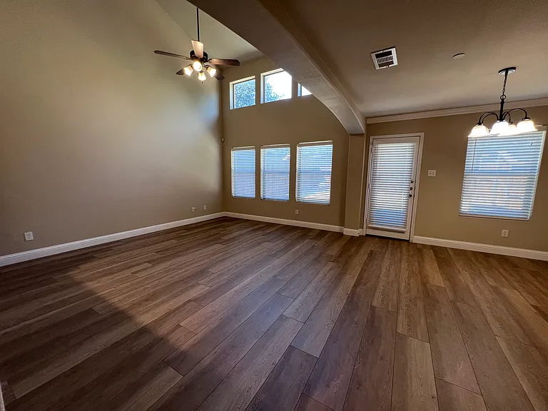 1166 Landon Ln — Photo 4