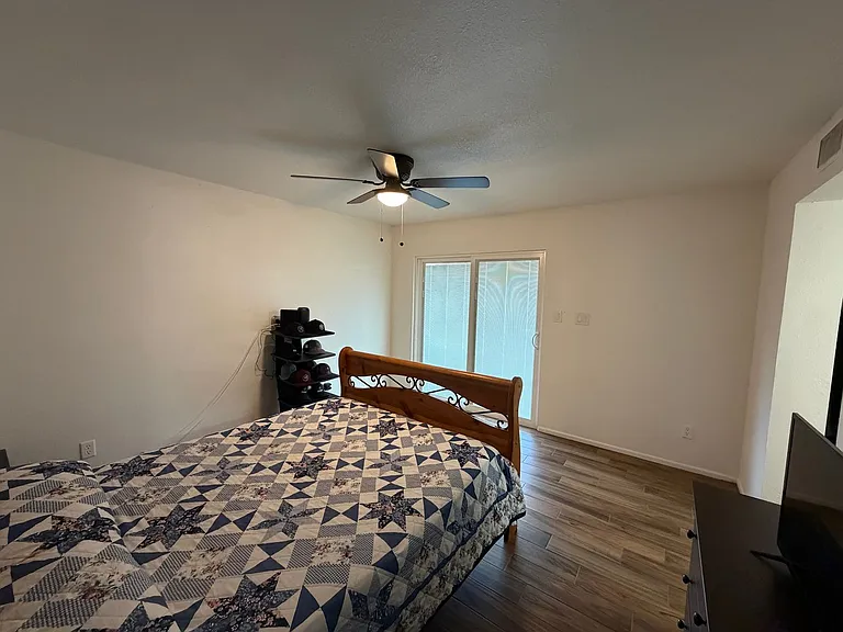 730 E 24th Pl — Photo 21