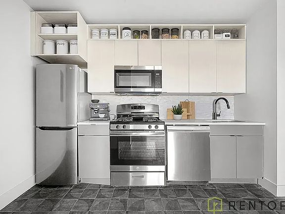 4th image of 99 N 4th St #1G
