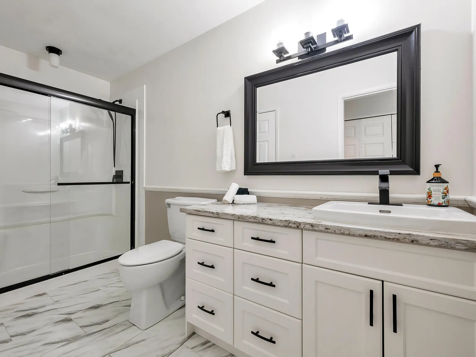 2 bed, 1130 sqft, $2,000 — Photo 4