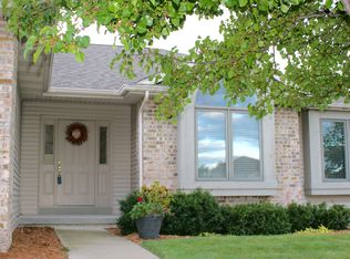 6068 E Meadow Dr, Bay City, MI