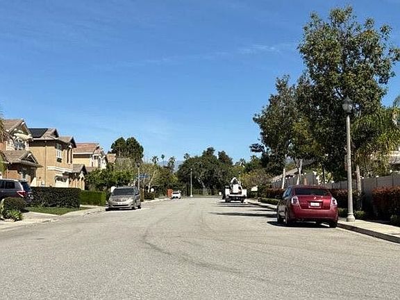 5th image of 703 Dawson Dr